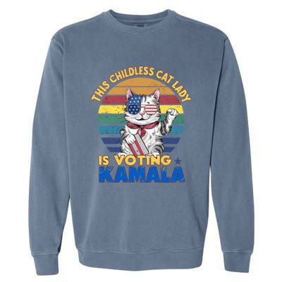 Funny Vintage Retro This Childless Cat Lady Is Voting Kamala Garment-Dyed Sweatshirt