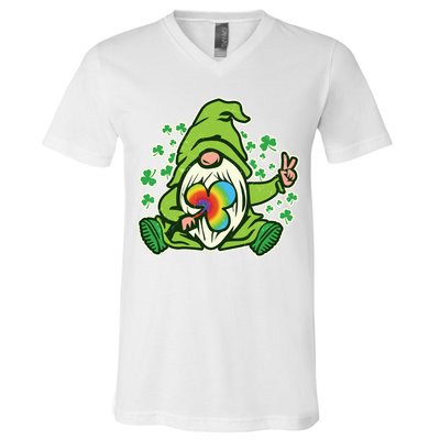 Funny Vintage St Patrick's Day Peace Love Leprechaun Gnome V-Neck T-Shirt