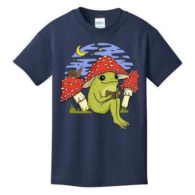 Frog With Mushroom Hat Cottagecore Goblincore Book Lover Kids T-Shirt
