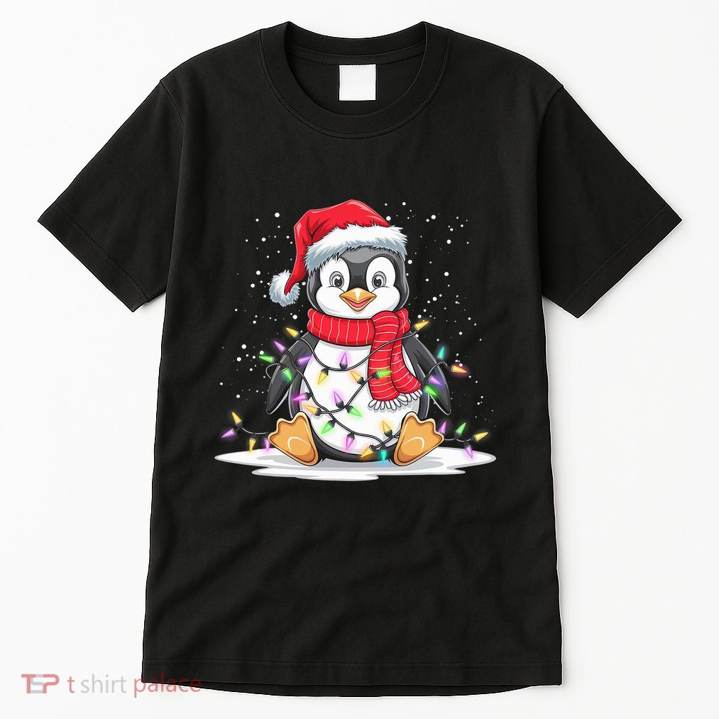 Funny Xmas Matching Santa Hat Penguin Christmas Tree Lights Tall T-Shirt