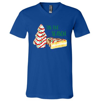 Family Xmas Outfit Cake Lovers Christmas Tree Snack Cake Tee Gift V-Neck T-Shirt