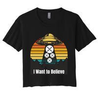 Funny XRP UFO Encounter Retro Sunset Ripple Cryptocurrency Funny Ripple XRP Crop Top