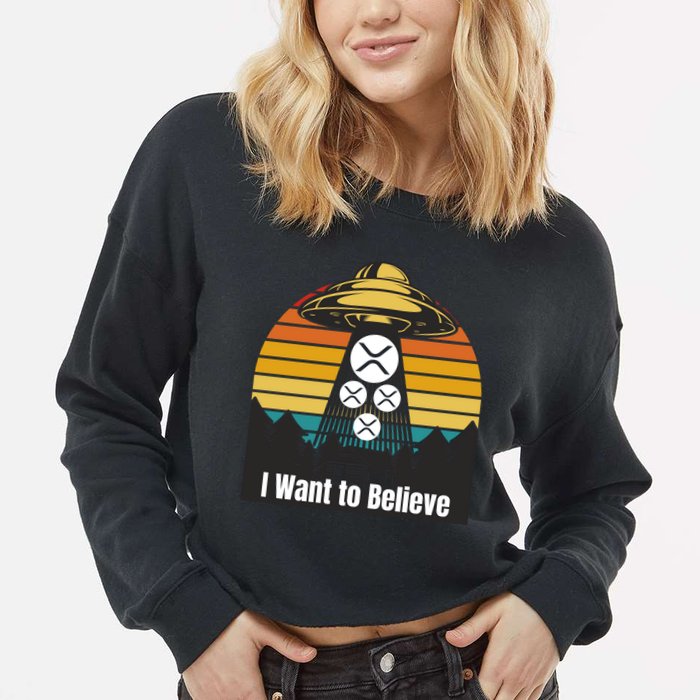 Funny XRP UFO Encounter Retro Sunset Ripple Cryptocurrency Funny Ripple XRP Cropped Pullover Crew