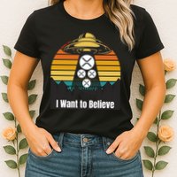 Funny XRP UFO Encounter Retro Sunset Ripple Cryptocurrency Funny Ripple XRP Womens T-Shirt