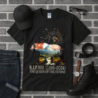 Grizzly 399 28 Years Old Memory The Queen Of The Tetons Tall T-Shirt