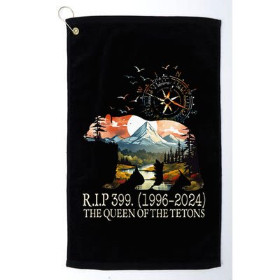 Grizzly 399 28 Years Old Memory The Queen Of The Tetons Golf Towel