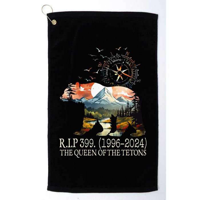 Grizzly 399 28 Years Old Memory The Queen Of The Tetons Golf Towel