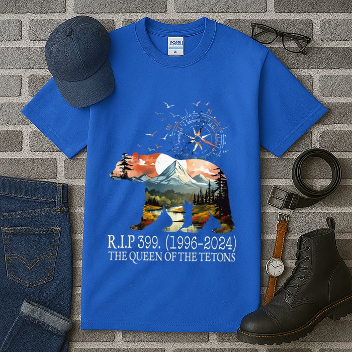 Grizzly 399 28 Years Old Memory The Queen Of The Tetons Tall T-Shirt
