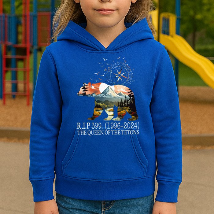 Grizzly 399 28 Years Old Memory The Queen Of The Tetons Kids Hoodie