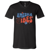 Groovy America Vibes Retro American USA 4th Of July V-Neck T-Shirt