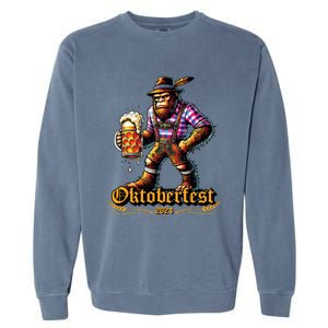 German Bigfoot Sasquatch Lederhose Funny Oktoberfest 2024 Garment-Dyed Sweatshirt