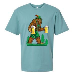 German Bigfoot Sasquatch Lederhose Funny Oktoberfest Costume Sueded Cloud Jersey T-Shirt