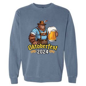 German Bigfoot Sasquatch Lederhose Funny Oktoberfest 2024 Garment-Dyed Sweatshirt