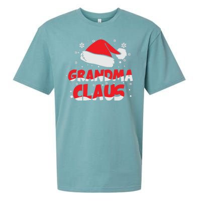 Grandma Claus Christmas Santa Hat Sueded Cloud Jersey T-Shirt