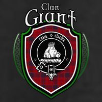 Grant Clan Crest Scottish Clan Grant Family Crest Badge Garment-Dyed Fleece Hoodie