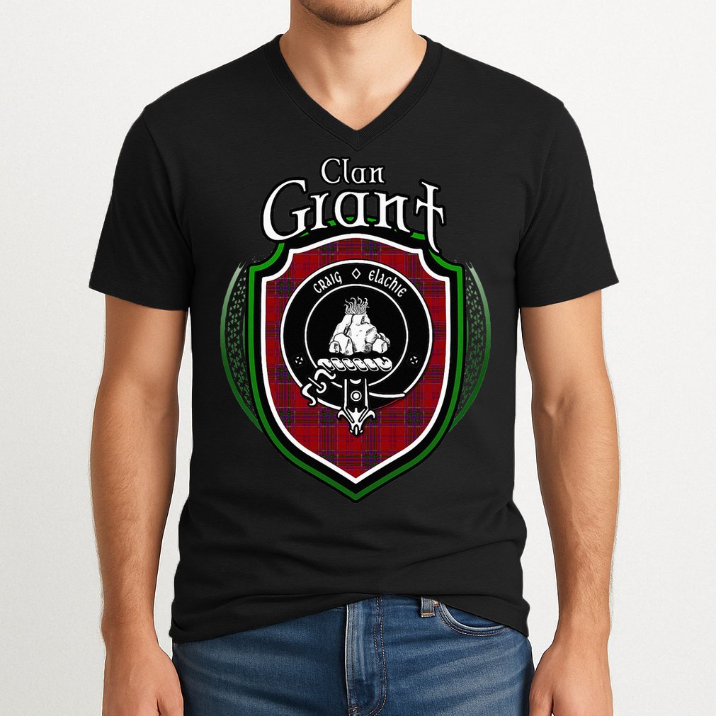 Grant Clan Crest Scottish Clan Grant Family Crest Badge V-Neck T-Shirt