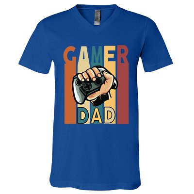 Gamer Dad Retro Vintage Gaming Fathers Day Gift V-Neck T-Shirt