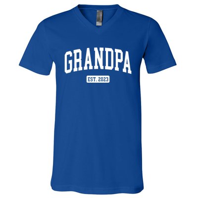 Grandpa Est 2023 New First Time Grandpa Great Gift V-Neck T-Shirt