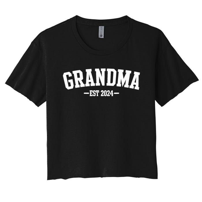 Grandma Est 2024 Promoted To Grandma 2024 For Grandmother Women's Crop Top Tee