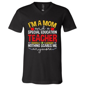 Groovy Funny It's Me Hi I'm The Teacher It's Me V-Neck T-Shirt