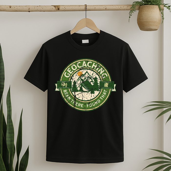 Geocaching Funny Retro Distressed Geocache Lover T-Shirt