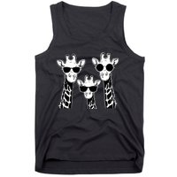 Giraffes family with sunglasses - Giraffe Tank Top