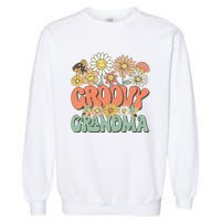 Groovy Grandma Floral Hippie Retro Daisy Flower Mothers Day Garment-Dyed Sweatshirt