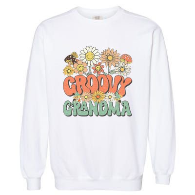 Groovy Grandma Floral Hippie Retro Daisy Flower Mothers Day Garment-Dyed Sweatshirt