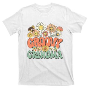 Groovy Grandma Floral Hippie Retro Daisy Flower Mothers Day T-Shirt