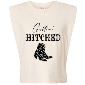 Getting Hitched Bride Western Bachelorette Party Garment-Dyed Women's Muscle Tee