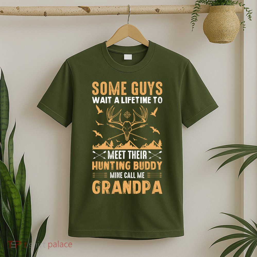 Grandpa Hunting Design T-Shirt