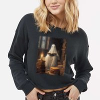 Gothic Halloween Ghost Reading Book Window Dark Academia Cropped Pullover Crew