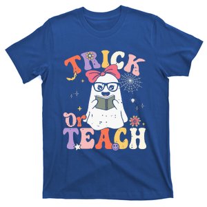 Groovy Halloween Trick Or Teach Retro Floral Ghost Teacher T-Shirt