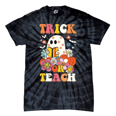 Groovy Halloween Trick Or Teach Retro Floral Ghost Teacher Tie-Dye T-Shirt