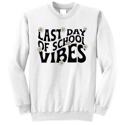 Groovy Last Day Of School Vibes Teacher Student Graduation Sweatshirt