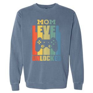 Gamer Lover Mom Level Unlocked Mother's Day Garment-Dyed Sweatshirt