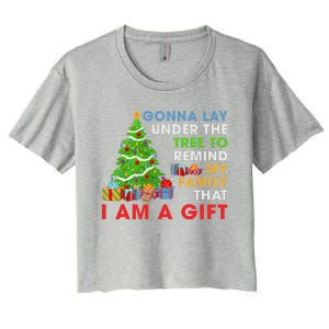 Gonna Lay Under The Tree To Remind My Family Funny Christmas Women's Crop Top Tee