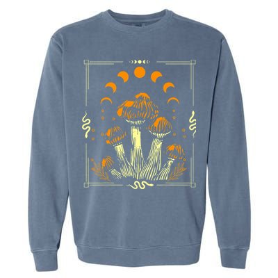 Goblincore Mushroom Foraging Alt Aesthetic Vintage Witchy Garment-Dyed Sweatshirt