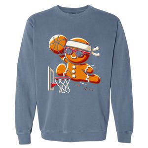 Gingerbread Man Playing Basketball Dunking Christmas Xmas Garment-Dyed Sweatshirt