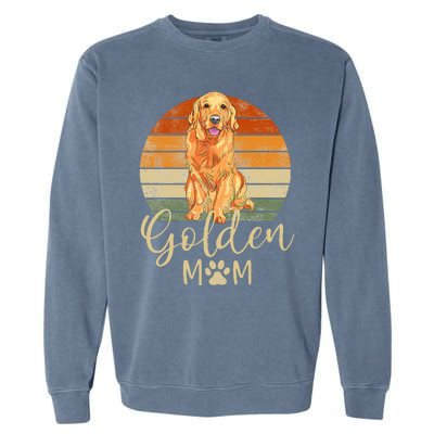 Golden Mom Retro Sunset Golden Retriever Lover Gift Dog Mama Garment-Dyed Sweatshirt