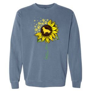 Golden Mom Sunflower Golden Retriever Lover Gifts Dog Mama Garment-Dyed Sweatshirt