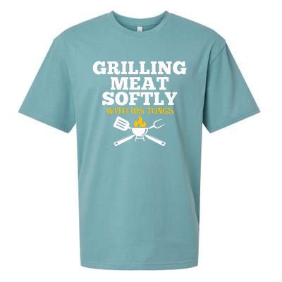 Grilling Meat Softly With His Tongs Funny Grill Barbecue Dad Sueded Cloud Jersey T-Shirt