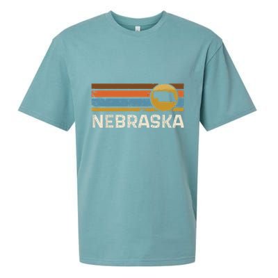 Graphic Nebraska Us State Map Vintage Retro Stripes Sueded Cloud Jersey T-Shirt