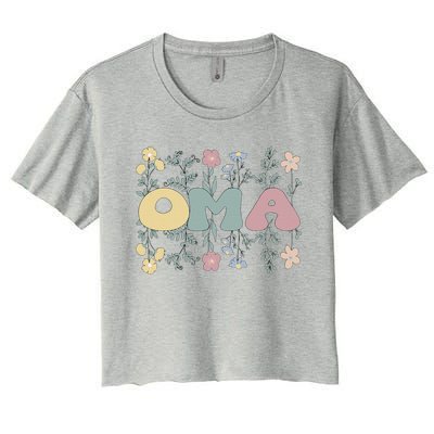 Groovy Oma Grandmother Flowers Oma Grandma Women's Crop Top Tee