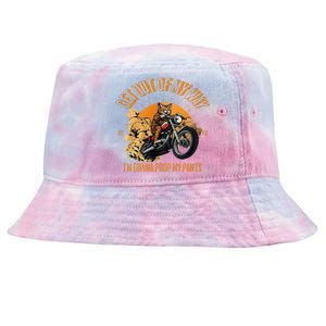 Get Out Of My Way Gonna Poop My Pants Funny Meme Cat Retro Tie-Dyed Bucket Hat