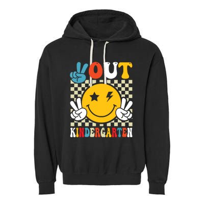 Groovy Peace Out Kindergarten Graduation Last Day Of School Garment-Dyed Fleece Hoodie