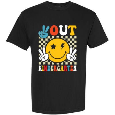 Groovy Peace Out Kindergarten Graduation Last Day Of School Garment-Dyed Heavyweight T-Shirt