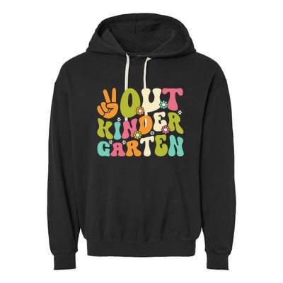 Groovy Peace Out Kindergarten Teacher Last Day Of School Garment-Dyed Fleece Hoodie