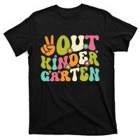 Groovy Peace Out Kindergarten Teacher Last Day Of School T-Shirt