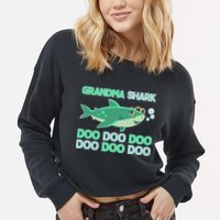 Grandma Shark Doo Doo Doo Cropped Pullover Crew